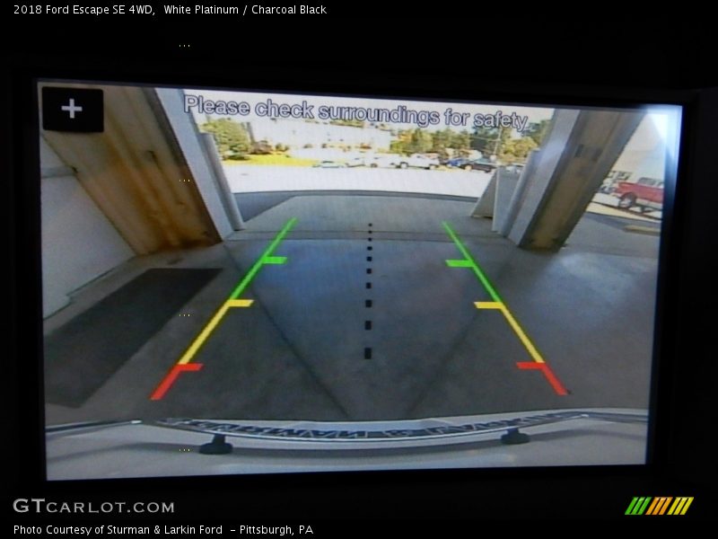 White Platinum / Charcoal Black 2018 Ford Escape SE 4WD