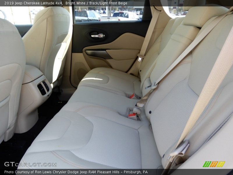 Bright White / Black/Light Frost Beige 2019 Jeep Cherokee Latitude 4x4