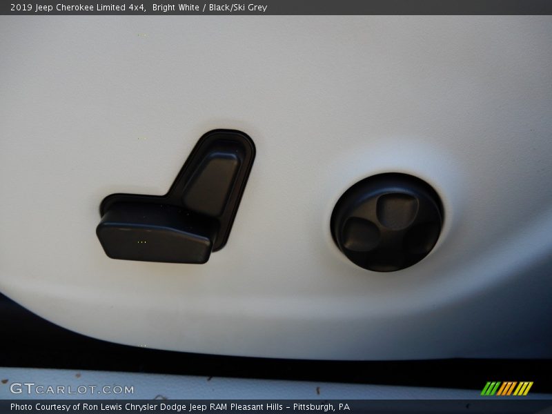 Bright White / Black/Ski Grey 2019 Jeep Cherokee Limited 4x4