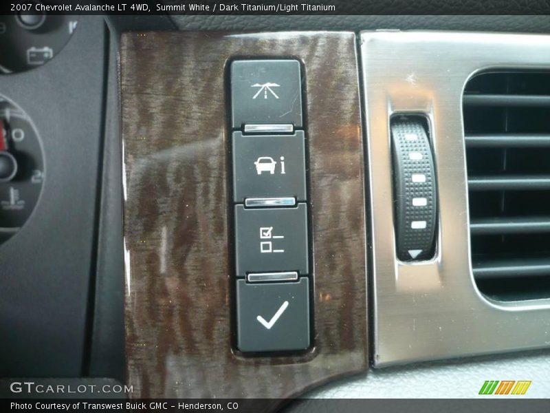 Summit White / Dark Titanium/Light Titanium 2007 Chevrolet Avalanche LT 4WD