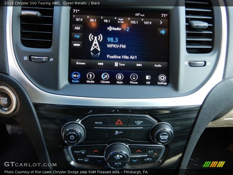 Controls of 2019 300 Touring AWD