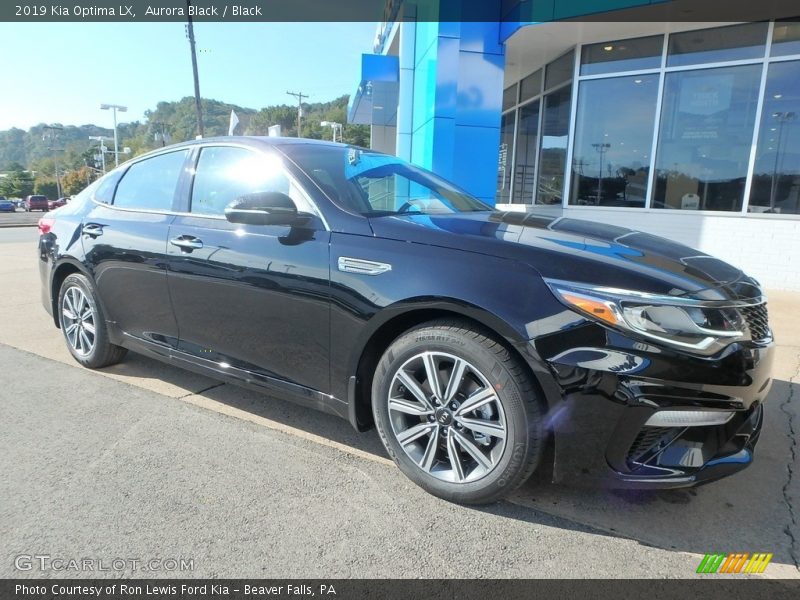 Front 3/4 View of 2019 Optima LX