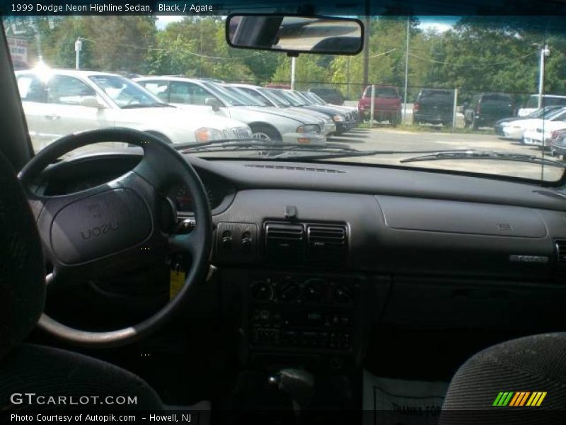 Black / Agate 1999 Dodge Neon Highline Sedan
