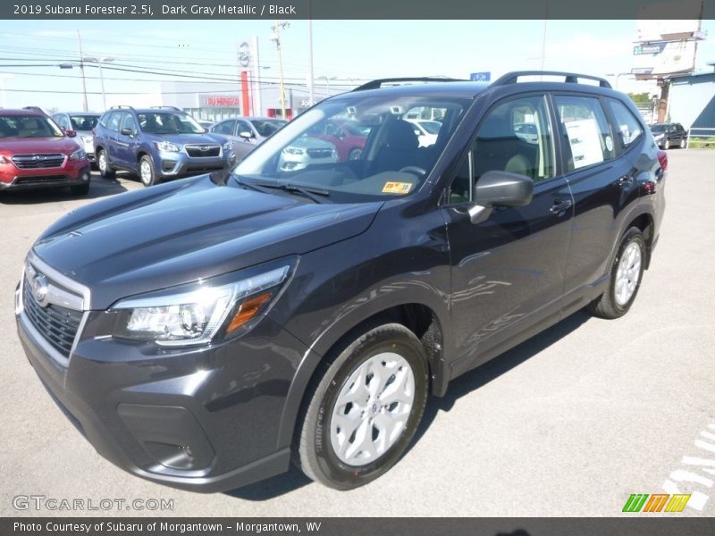 Front 3/4 View of 2019 Forester 2.5i