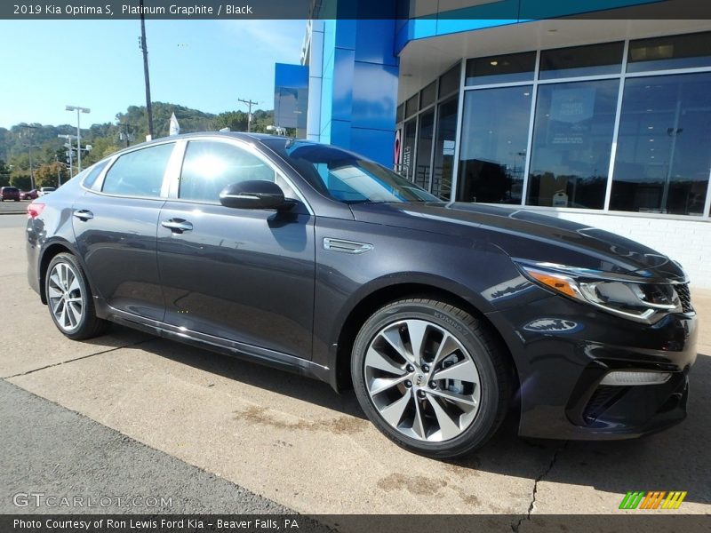 Front 3/4 View of 2019 Optima S