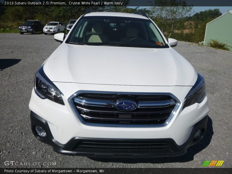Crystal White Pearl / Warm Ivory 2019 Subaru Outback 2.5i Premium