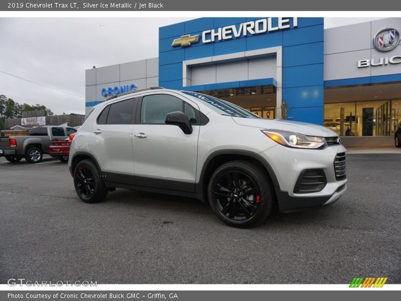 Silver Ice Metallic / Jet Black 2019 Chevrolet Trax LT