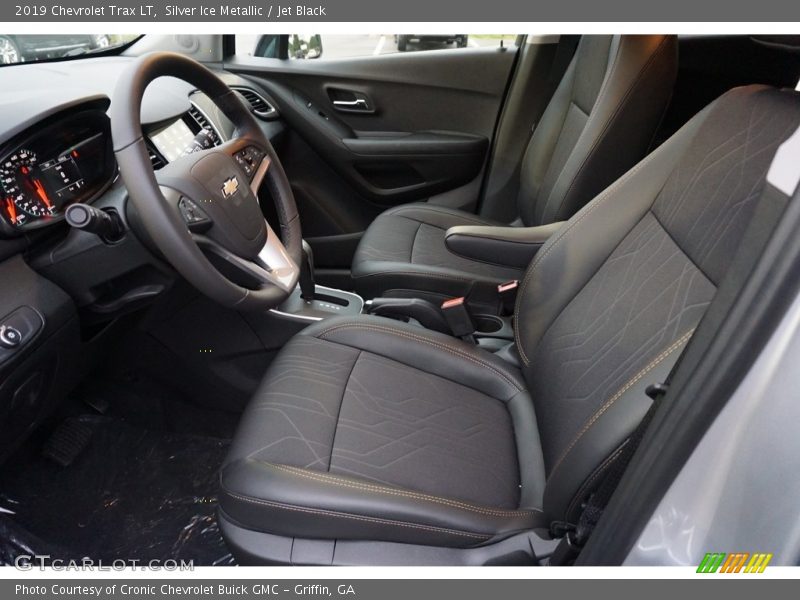 Silver Ice Metallic / Jet Black 2019 Chevrolet Trax LT