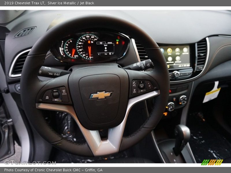 Silver Ice Metallic / Jet Black 2019 Chevrolet Trax LT