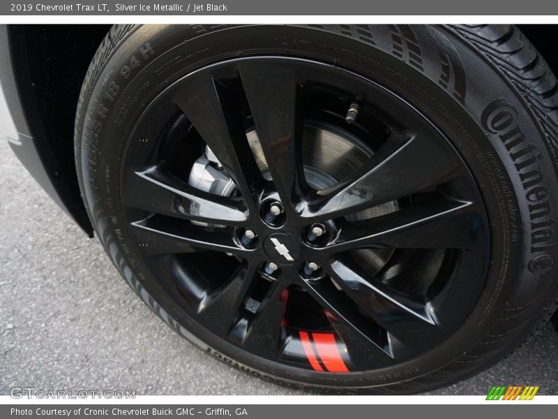 Silver Ice Metallic / Jet Black 2019 Chevrolet Trax LT