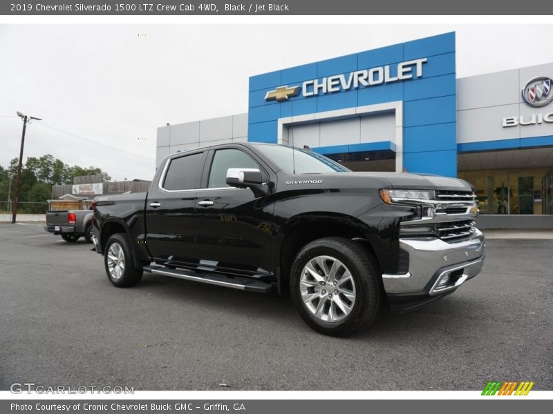 Front 3/4 View of 2019 Silverado 1500 LTZ Crew Cab 4WD