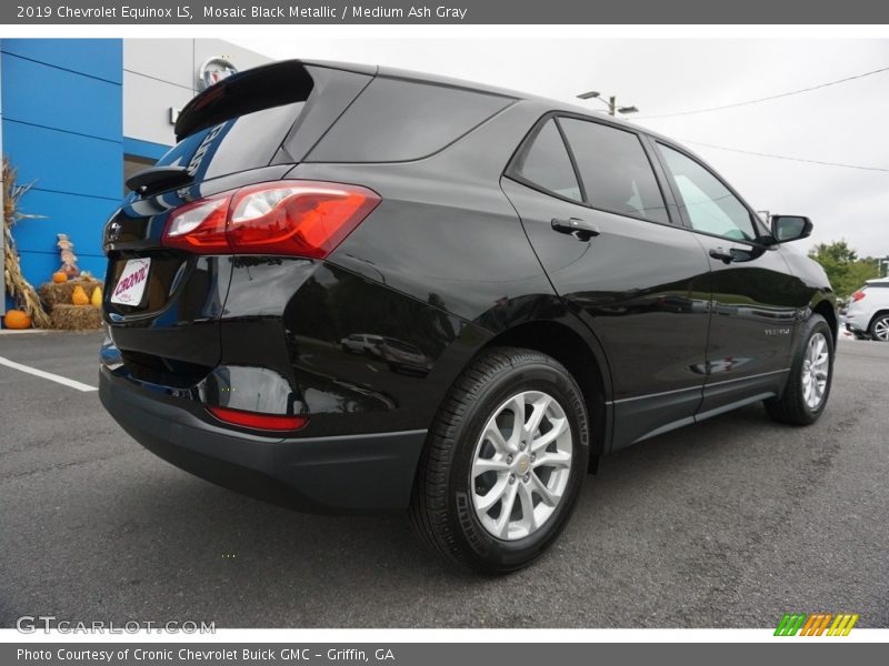 Mosaic Black Metallic / Medium Ash Gray 2019 Chevrolet Equinox LS