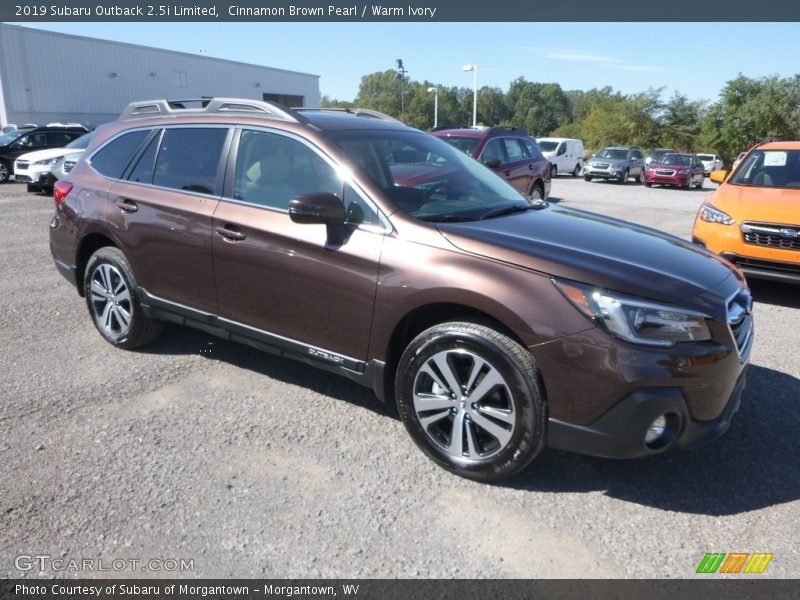 Front 3/4 View of 2019 Outback 2.5i Limited