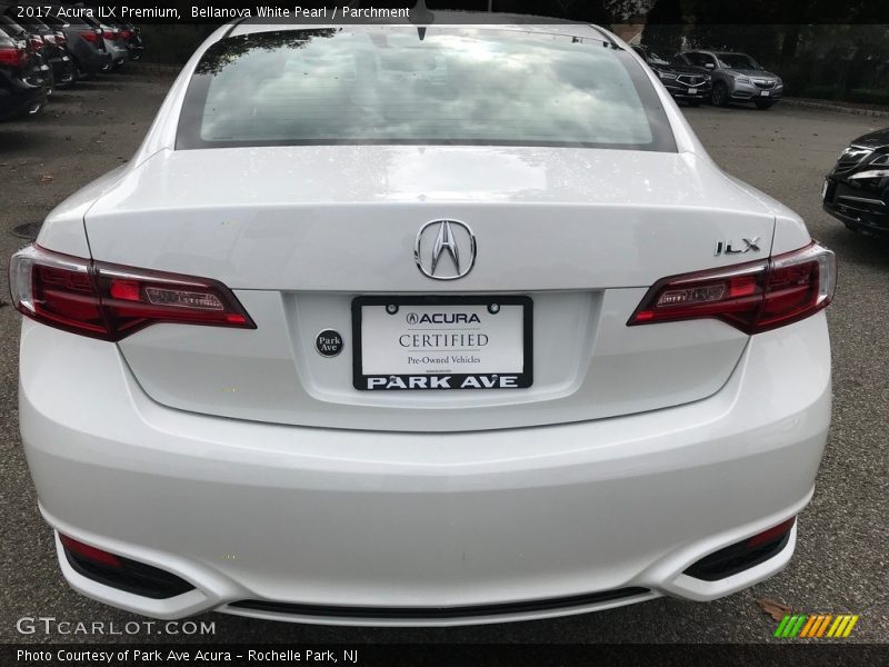 Bellanova White Pearl / Parchment 2017 Acura ILX Premium