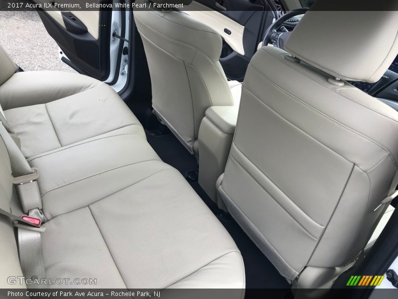 Bellanova White Pearl / Parchment 2017 Acura ILX Premium