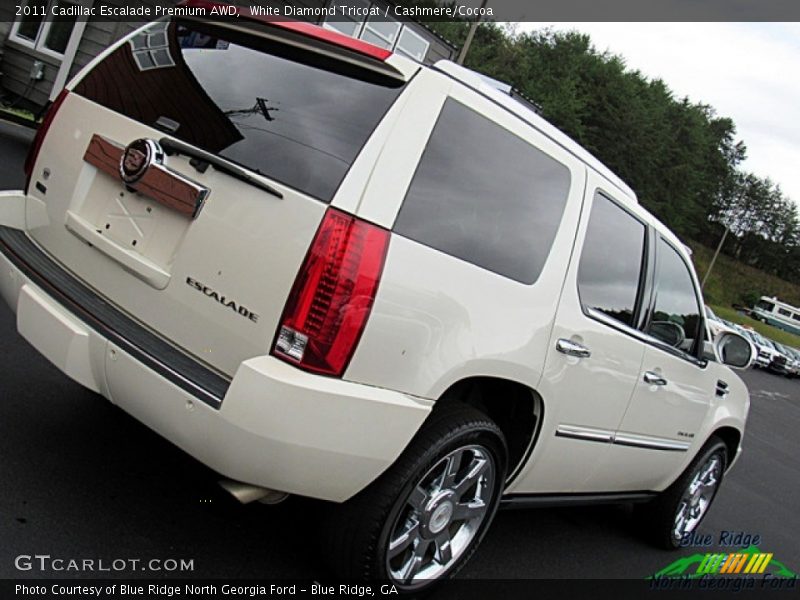 White Diamond Tricoat / Cashmere/Cocoa 2011 Cadillac Escalade Premium AWD