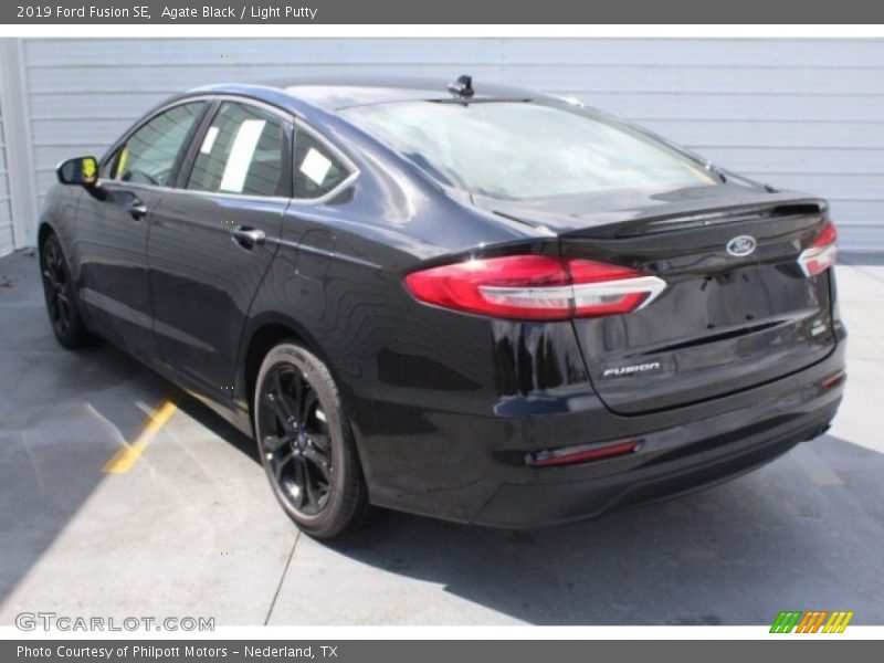 Agate Black / Light Putty 2019 Ford Fusion SE