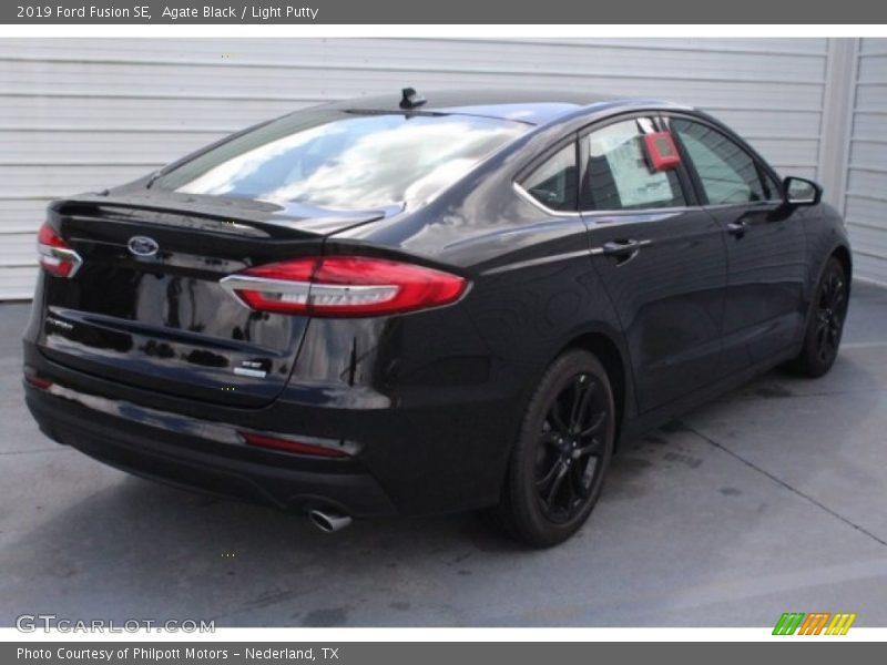 Agate Black / Light Putty 2019 Ford Fusion SE
