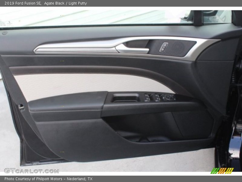 Door Panel of 2019 Fusion SE