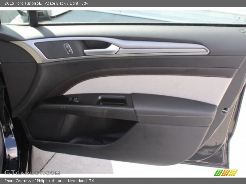 Door Panel of 2019 Fusion SE