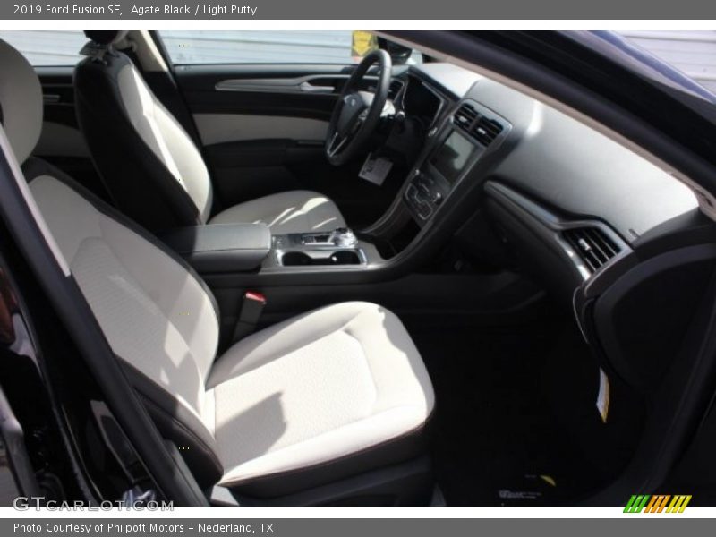 Agate Black / Light Putty 2019 Ford Fusion SE