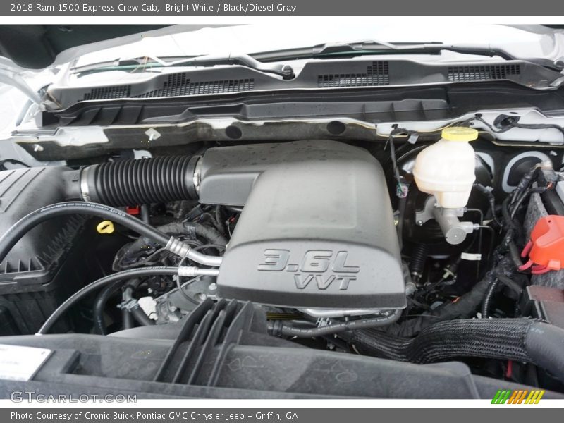 Bright White / Black/Diesel Gray 2018 Ram 1500 Express Crew Cab