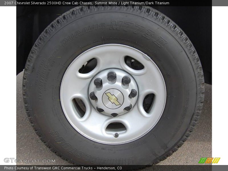 Summit White / Light Titanium/Dark Titanium 2007 Chevrolet Silverado 2500HD Crew Cab Chassis