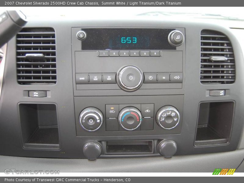 Summit White / Light Titanium/Dark Titanium 2007 Chevrolet Silverado 2500HD Crew Cab Chassis