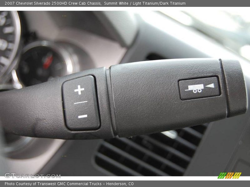 Summit White / Light Titanium/Dark Titanium 2007 Chevrolet Silverado 2500HD Crew Cab Chassis