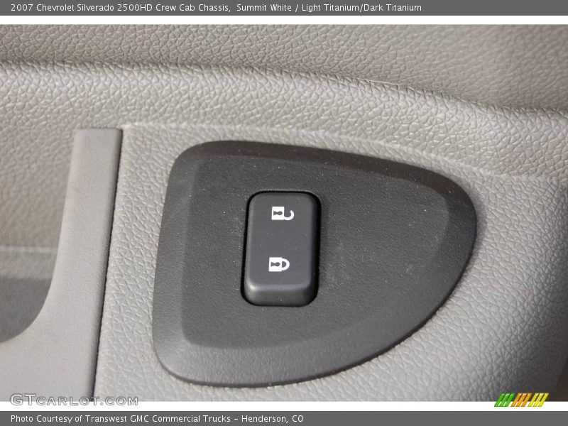 Summit White / Light Titanium/Dark Titanium 2007 Chevrolet Silverado 2500HD Crew Cab Chassis