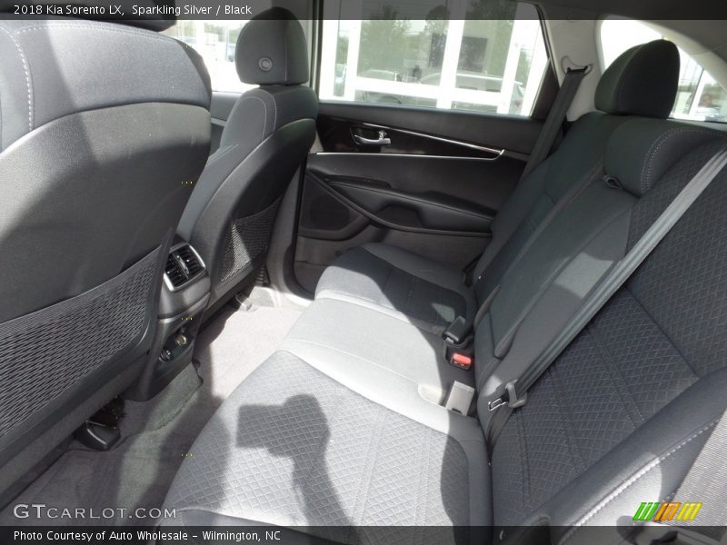 Sparkling Silver / Black 2018 Kia Sorento LX