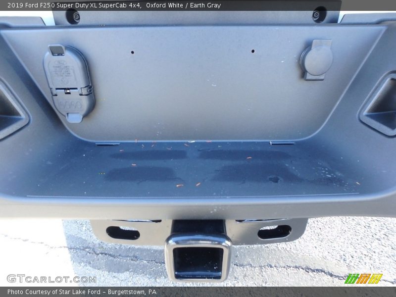 Oxford White / Earth Gray 2019 Ford F250 Super Duty XL SuperCab 4x4