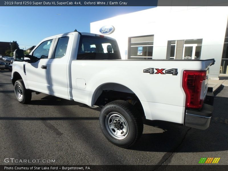 Oxford White / Earth Gray 2019 Ford F250 Super Duty XL SuperCab 4x4