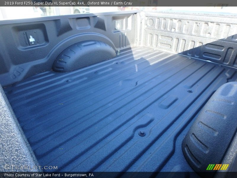 Oxford White / Earth Gray 2019 Ford F250 Super Duty XL SuperCab 4x4