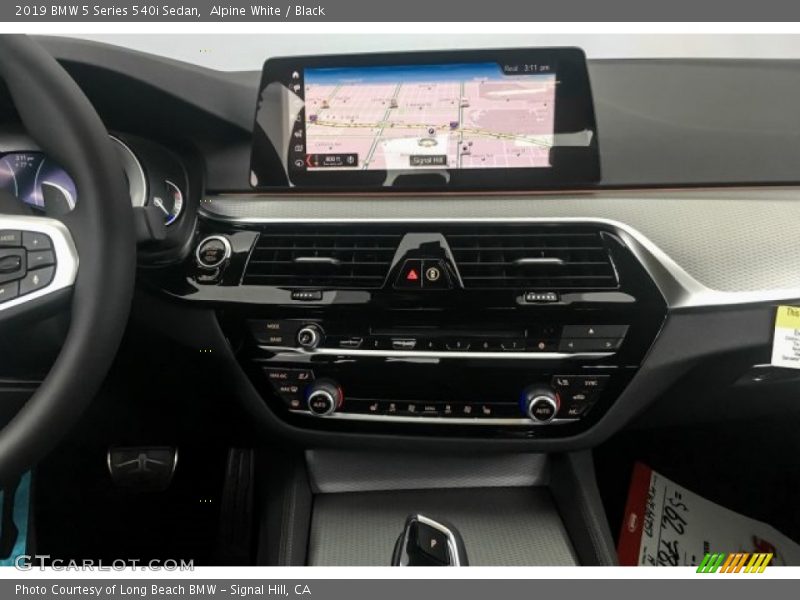 Alpine White / Black 2019 BMW 5 Series 540i Sedan