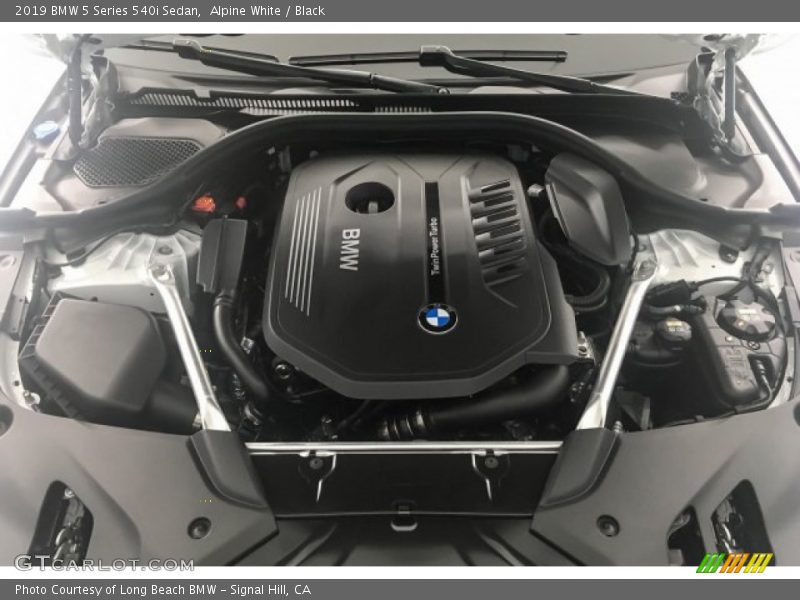 Alpine White / Black 2019 BMW 5 Series 540i Sedan