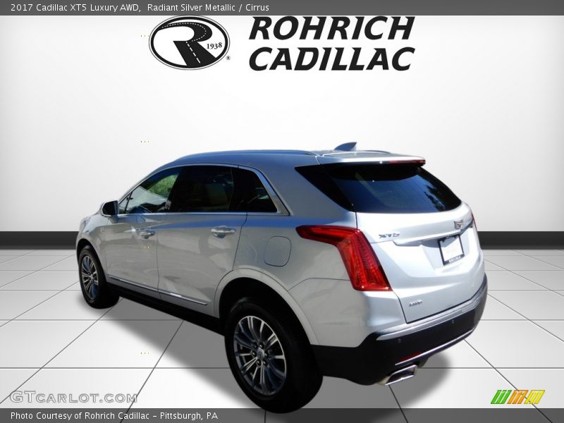 Radiant Silver Metallic / Cirrus 2017 Cadillac XT5 Luxury AWD