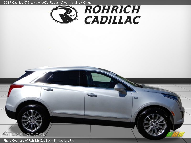 Radiant Silver Metallic / Cirrus 2017 Cadillac XT5 Luxury AWD