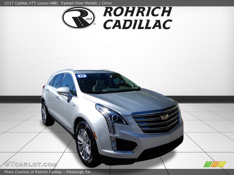 Radiant Silver Metallic / Cirrus 2017 Cadillac XT5 Luxury AWD