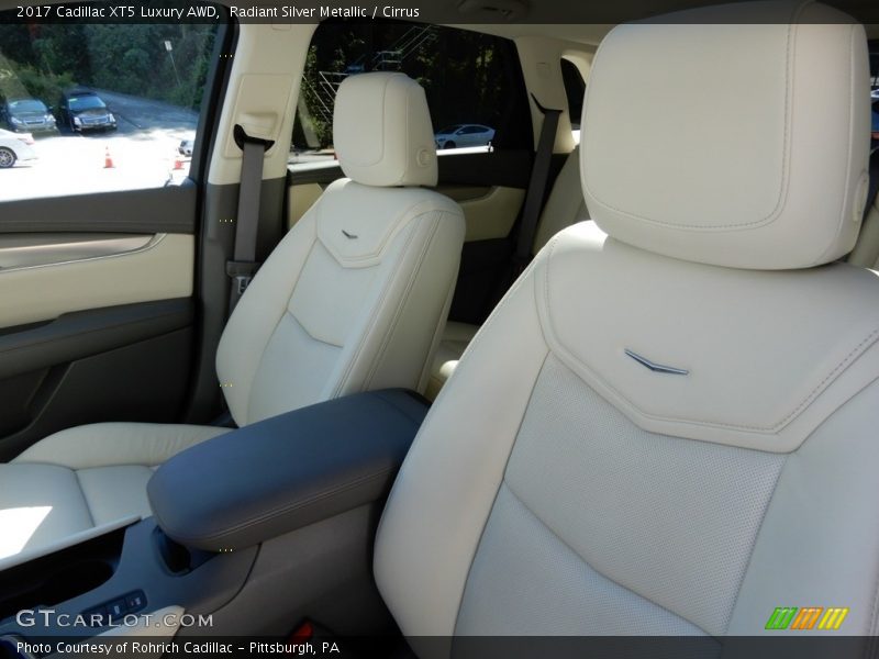 Radiant Silver Metallic / Cirrus 2017 Cadillac XT5 Luxury AWD
