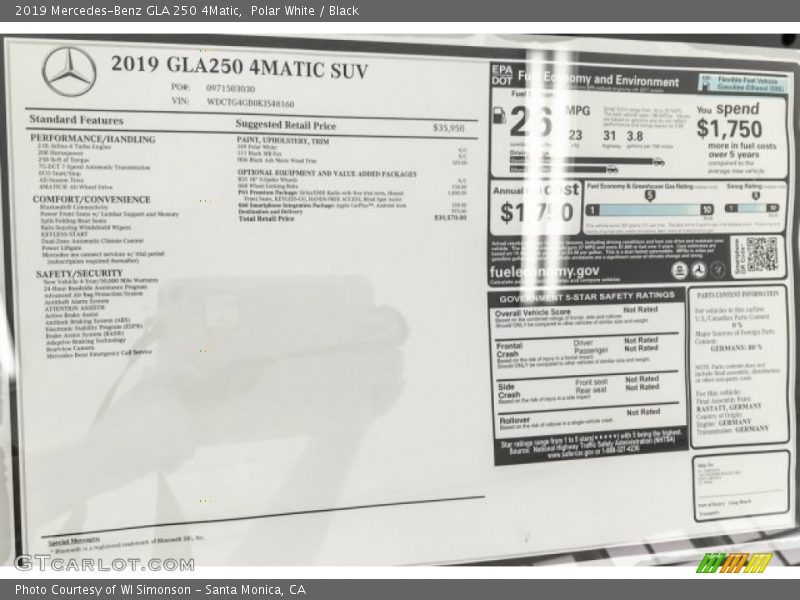 Polar White / Black 2019 Mercedes-Benz GLA 250 4Matic