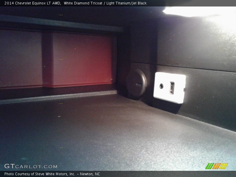 White Diamond Tricoat / Light Titanium/Jet Black 2014 Chevrolet Equinox LT AWD