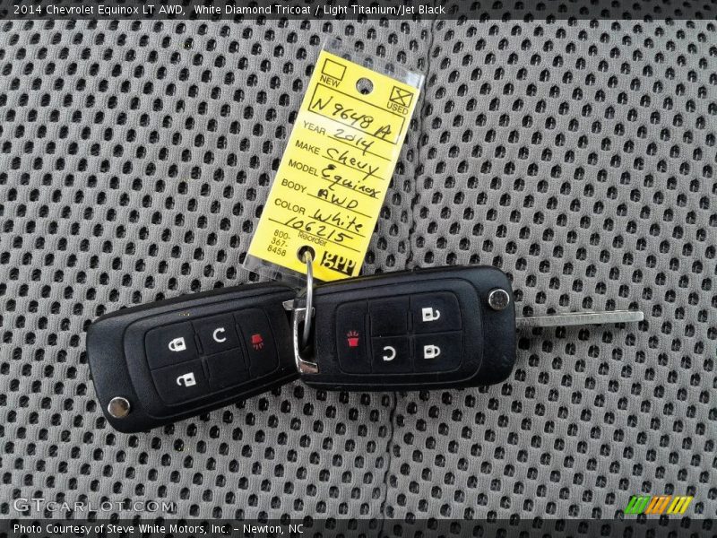 White Diamond Tricoat / Light Titanium/Jet Black 2014 Chevrolet Equinox LT AWD