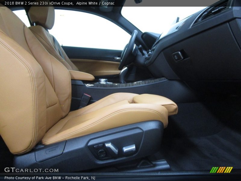 Alpine White / Cognac 2018 BMW 2 Series 230i xDrive Coupe
