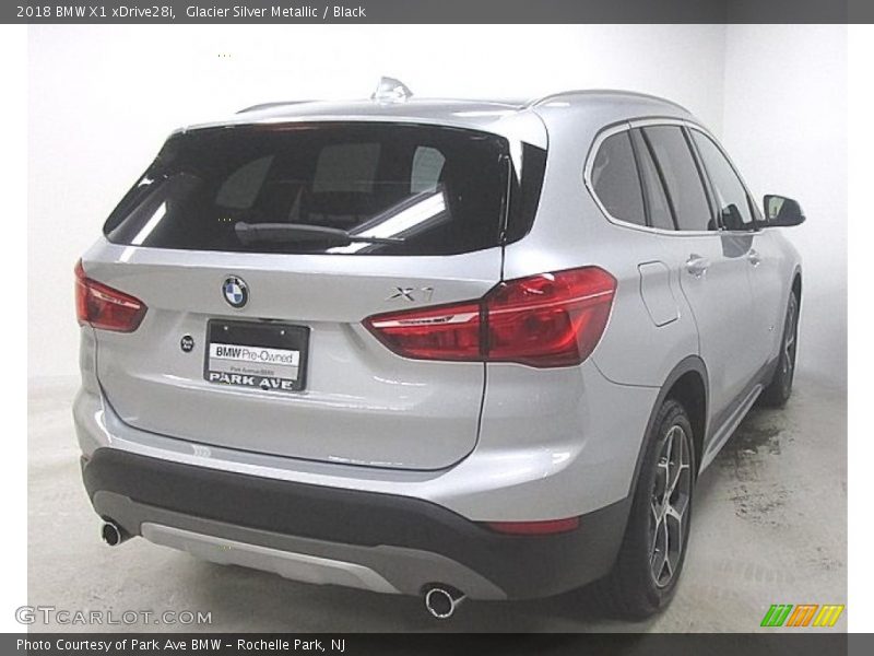 Glacier Silver Metallic / Black 2018 BMW X1 xDrive28i