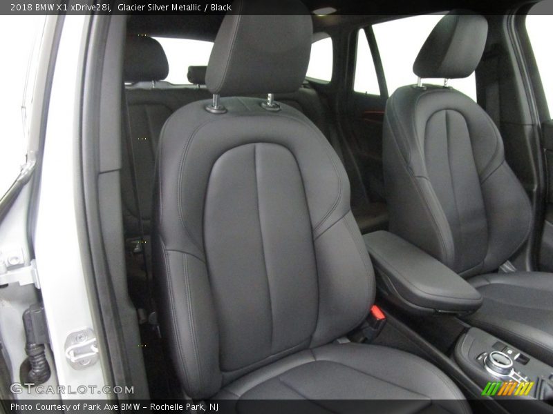 Glacier Silver Metallic / Black 2018 BMW X1 xDrive28i