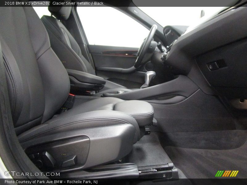 Glacier Silver Metallic / Black 2018 BMW X1 xDrive28i