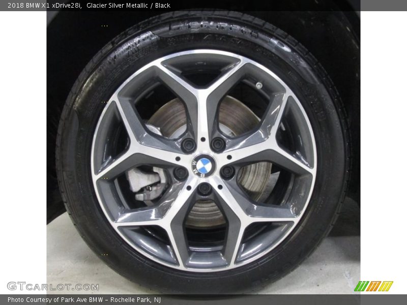 Glacier Silver Metallic / Black 2018 BMW X1 xDrive28i