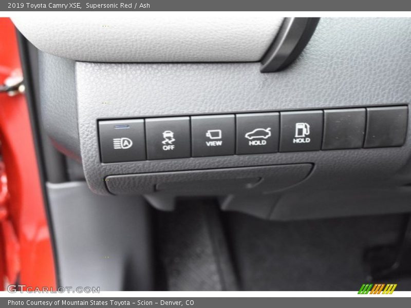 Controls of 2019 Camry XSE