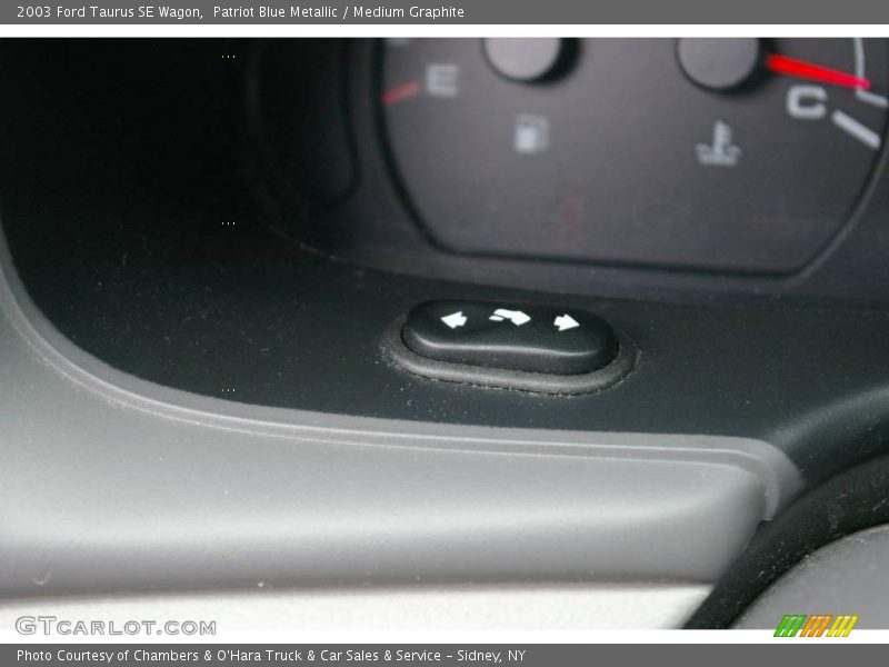 Patriot Blue Metallic / Medium Graphite 2003 Ford Taurus SE Wagon